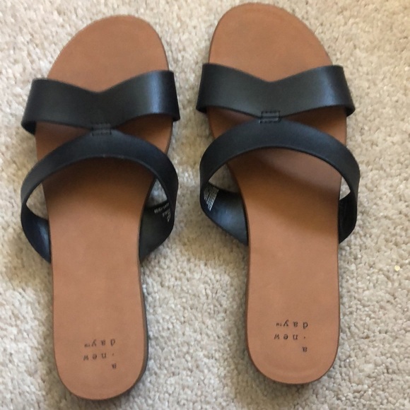 A New Day Catie Slide Sandals - Picture 2 of 4